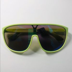 NWT Neon Green Mirrored Sunglasses Urban Outfitter